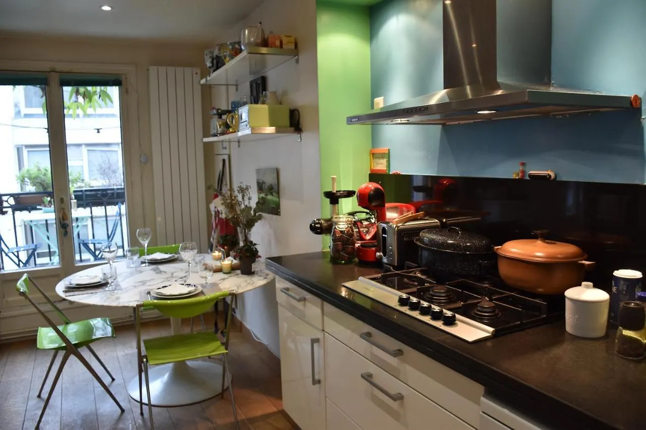 Rue De Paradis Paris 0*,