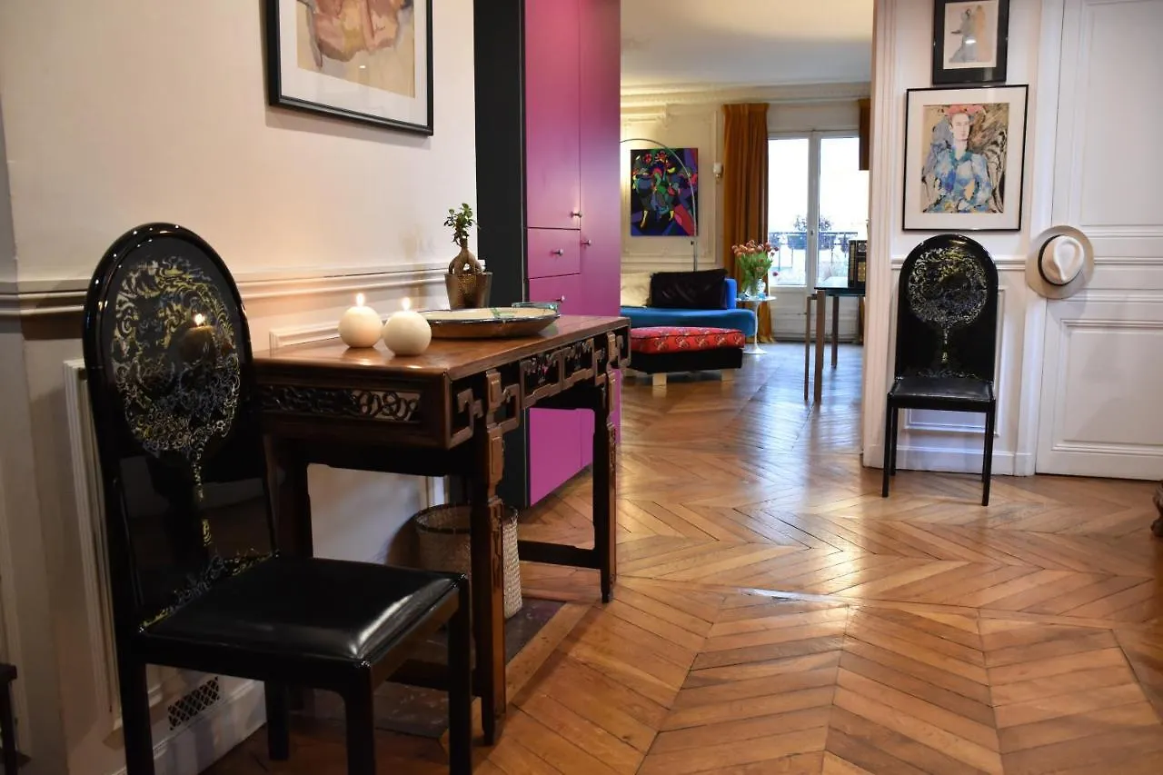 Rue De Paradis Paris Apartment