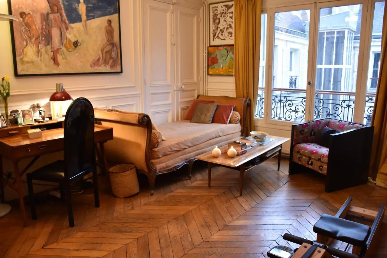 Rue De Paradis Paris Apartment